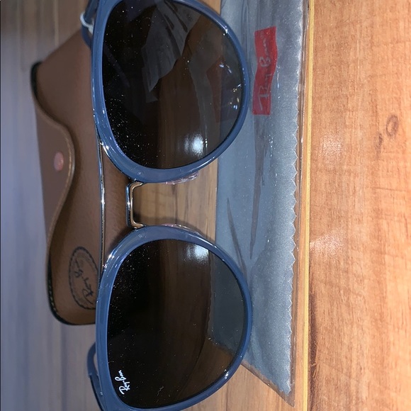 NEW RAY BAN GLASSES - Picture 3 of 3